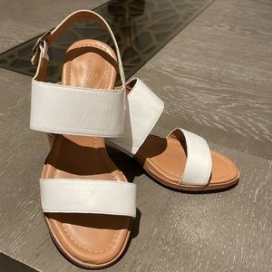 Caslon Summer Essential White Block Heeled Sandal